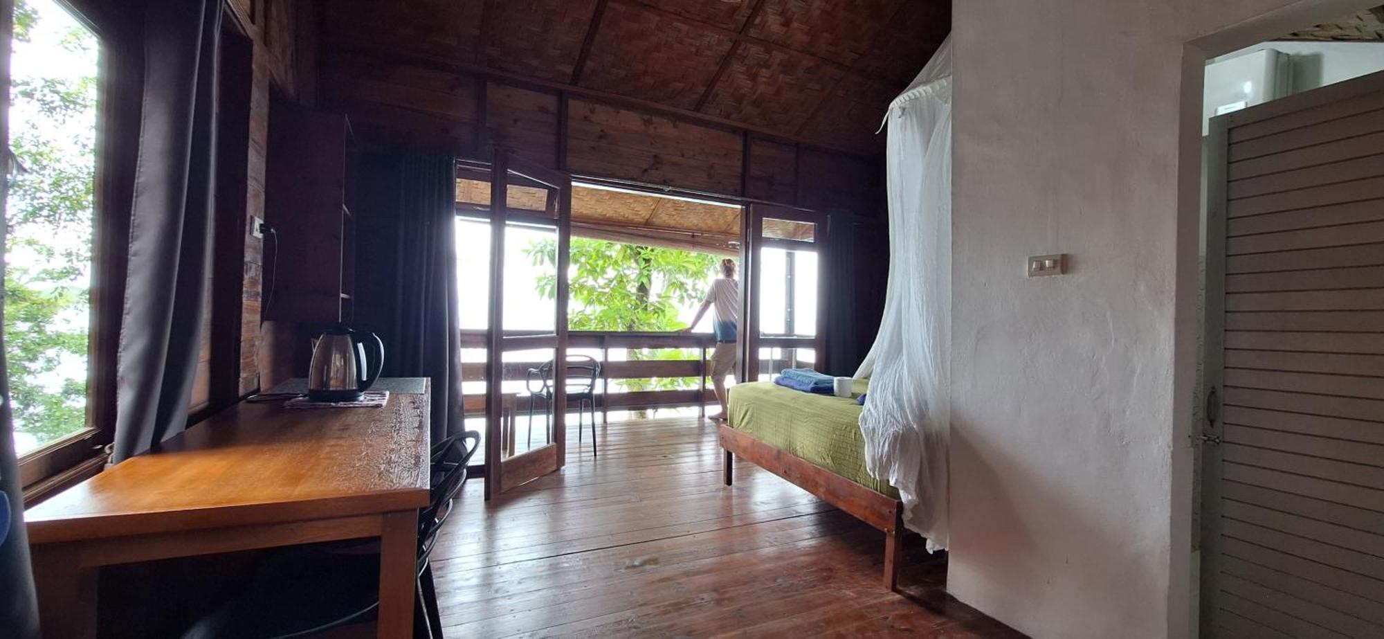 Treetop Guesthouse And Bungalows Sabang  Exterior photo